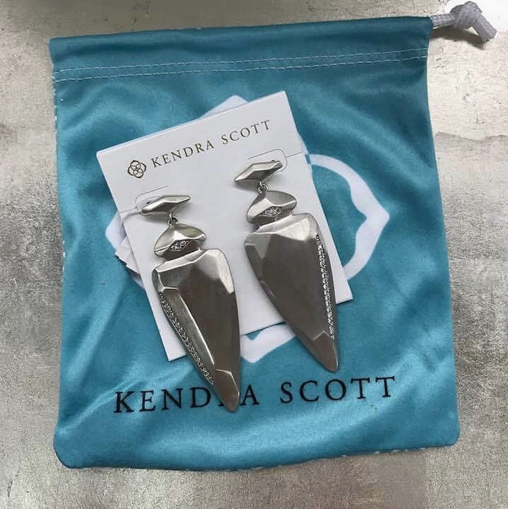 Kendra Scott Stellar earrings